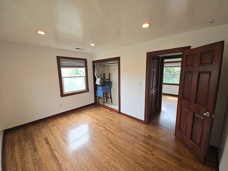 2204 F St — Photo 15