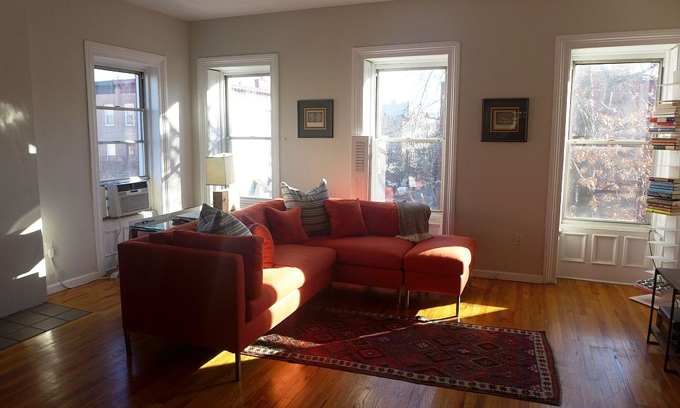 1st image of 520 Henry St APT 4