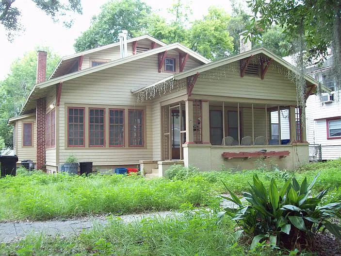 110 NW 7th Ter