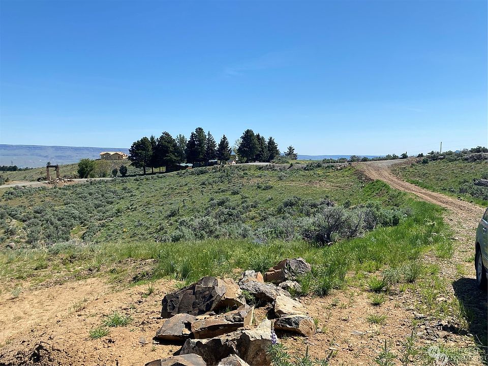 2nd image of 3242 Jagla Road