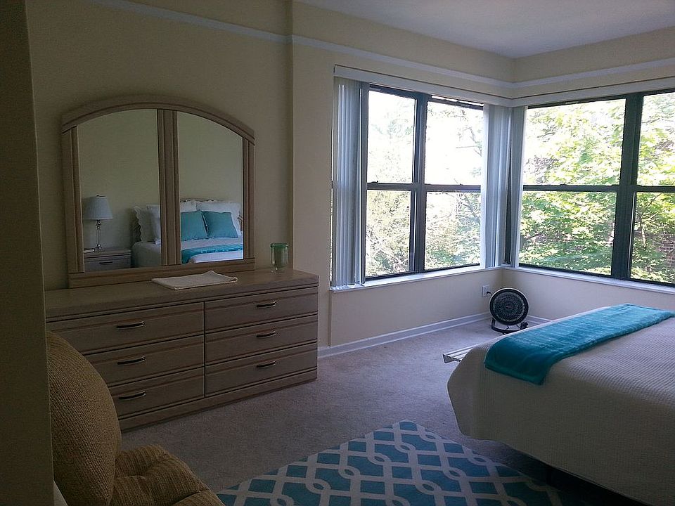 1st image of 29 Woodmere Blvd