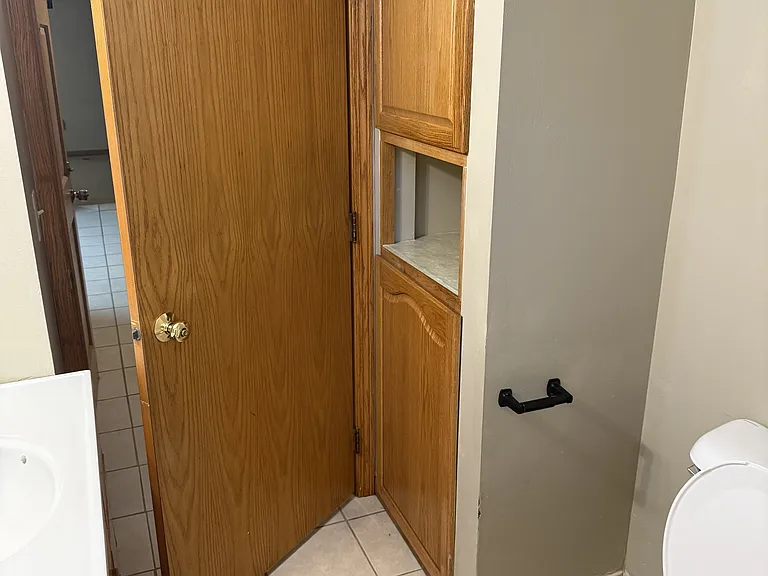 1036 Center St #B — Photo 9