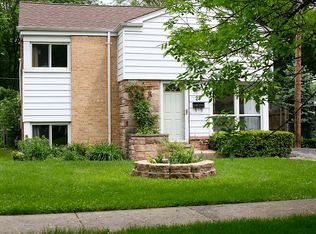 28 Ardmore Ave, Glenview, IL 60025