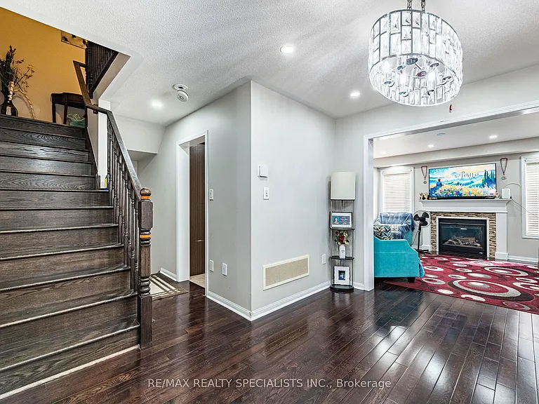 47 Robert Parkinson Dr — Photo 9