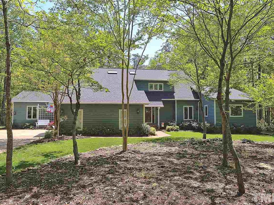 1st image of 217 Grand Oak Dr
