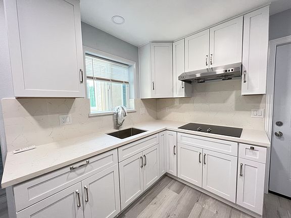 5th image of 5396 Avenida Almendros #2