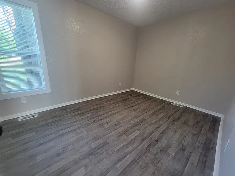 237 Arbor St E — Photo 6