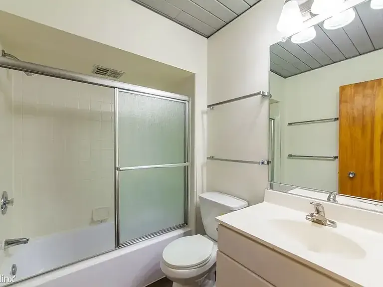 1224 Washtenaw Ct #10 — Photo 11