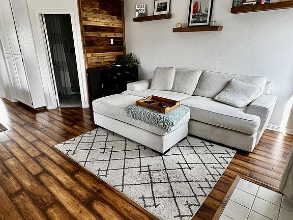 2nd image of 1009 Tourmaline St