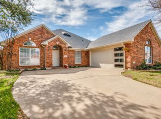 5831 Lorenzo Dr, Grand Prairie, TX 75052