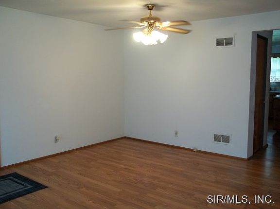 3rd image of 2028 Clark Ave