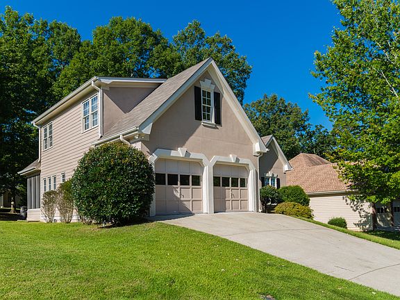 2nd image of 4533 Avion Park