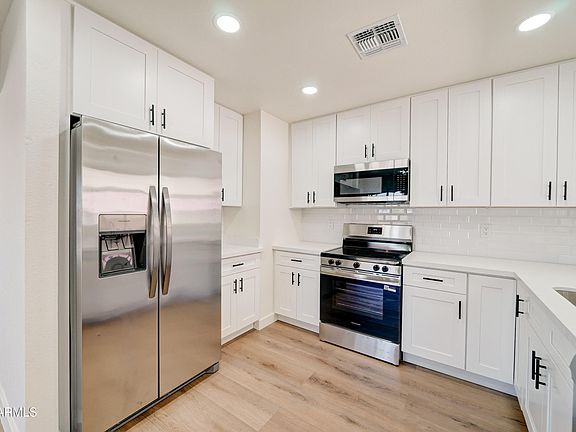 5th image of 5619 W HARTFORD Avenue