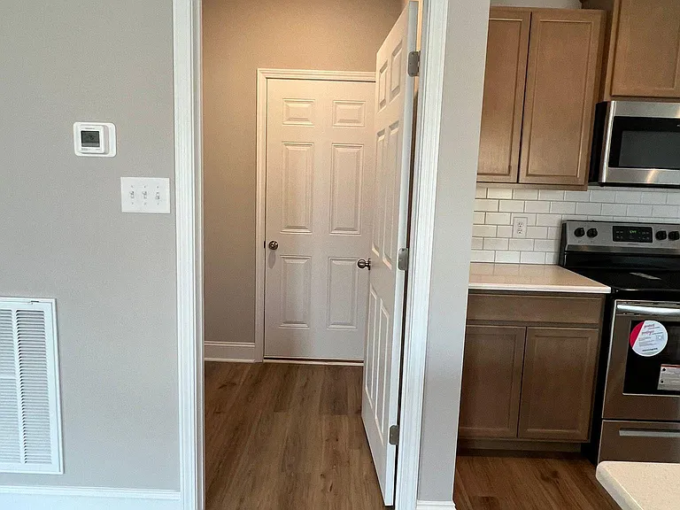 4864 Stoneyhurst Ln — Photo 12