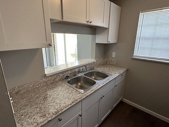2nd image of 6219 Graceland Ave #1