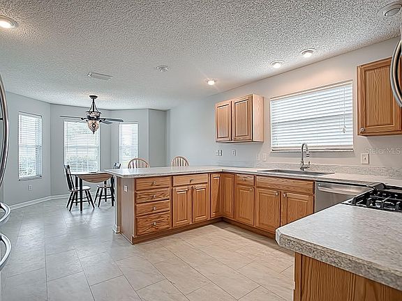 5th image of 1324 Forest Acres Dr