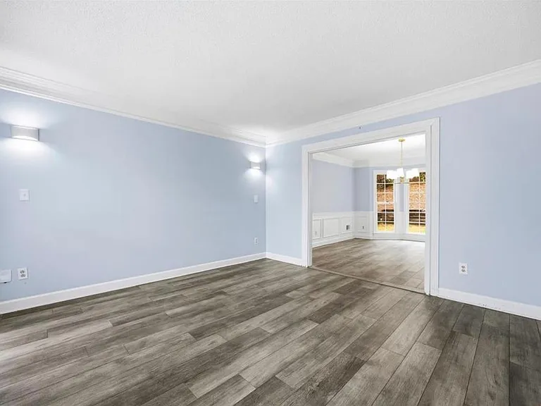 125 Sandridge Ct — Photo 9
