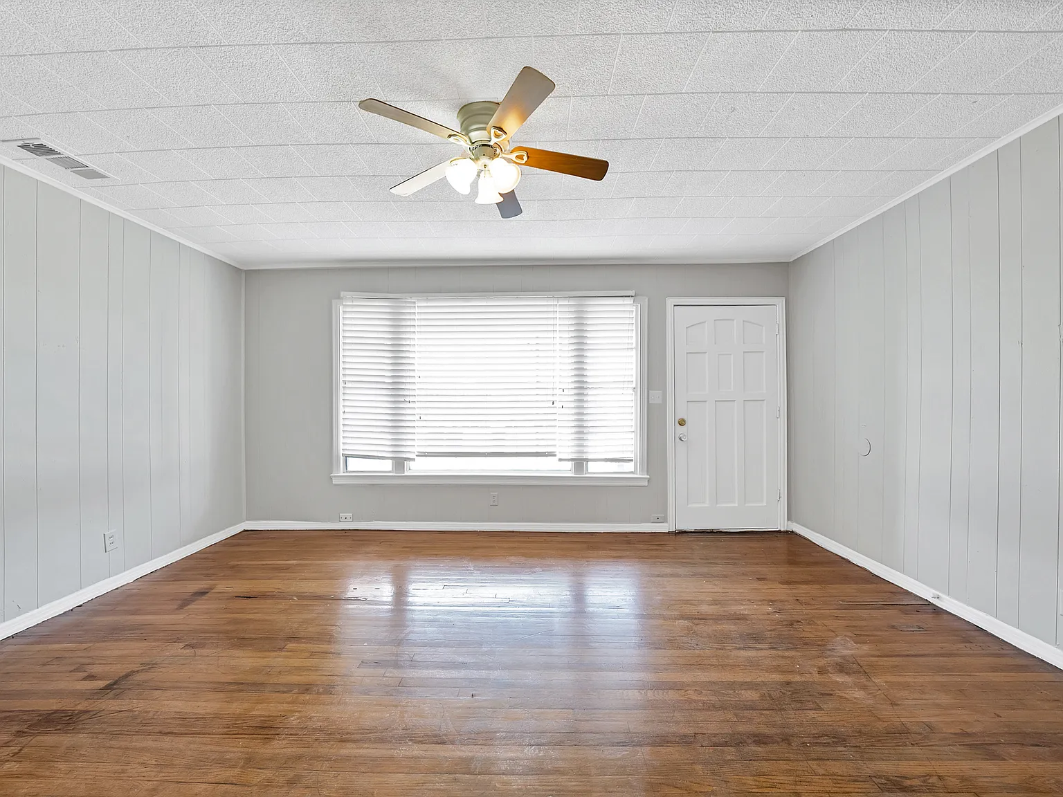 3 bed, 1156 sqft, $1,750 — Photo 4