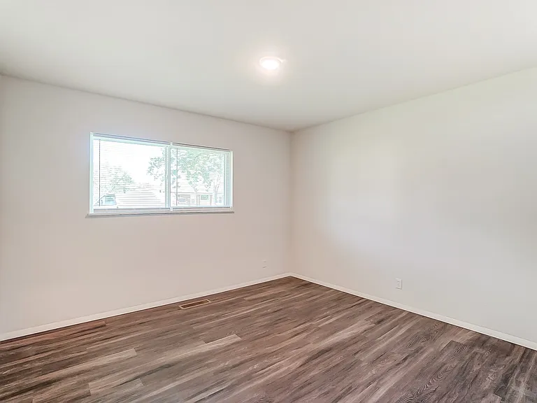 1107-09 Holmes Ave #1107 — Photo 5