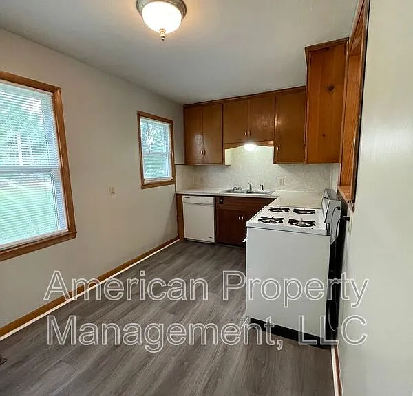 523 E Duncan St — Photo 7
