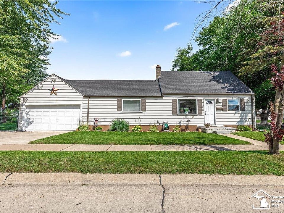 1st image of 23556 Cypress St
