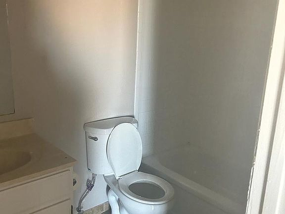 3rd image of 10907 Bob Stone Dr APT D