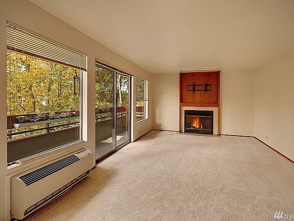 4th image of 12300 33rd Ave NE APT 303