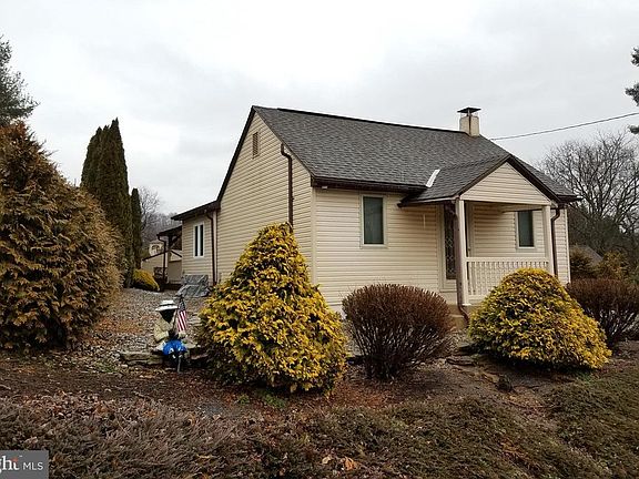 2nd image of 557 Oley Rd
