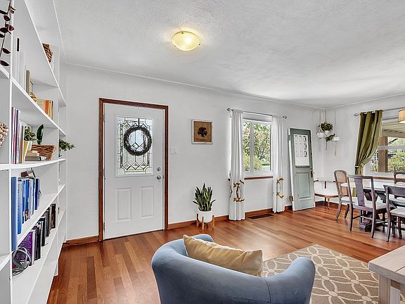 5th image of 4185 Quay St