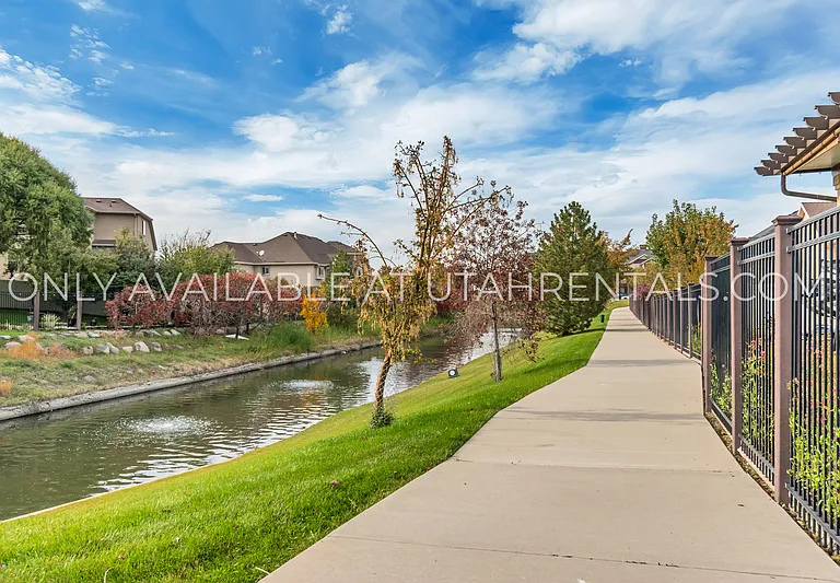 2801 S Harrow Ct — Photo 18