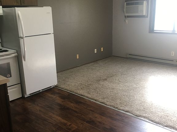3rd image of 911 E Lincoln Ave APT 27