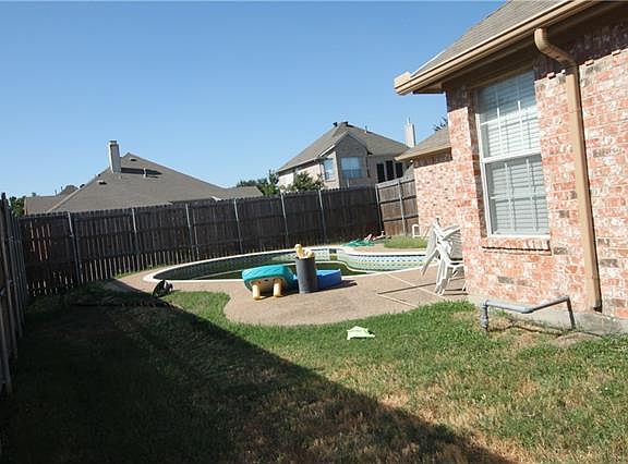 5th image of 1825 Garrett Dr