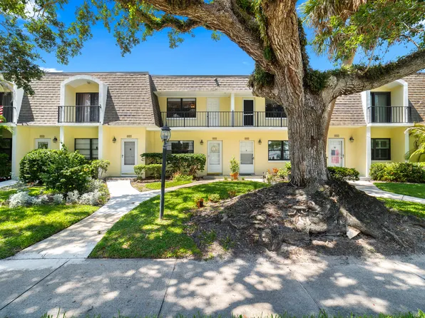 839 Camelia Lane #8, Vero Beach, FL 32963