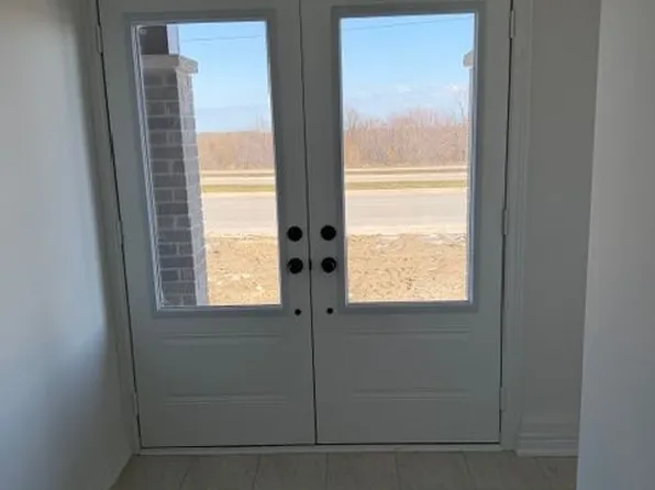 2906 Peter Matthews Dr, Pickering, ON L1X 0S2