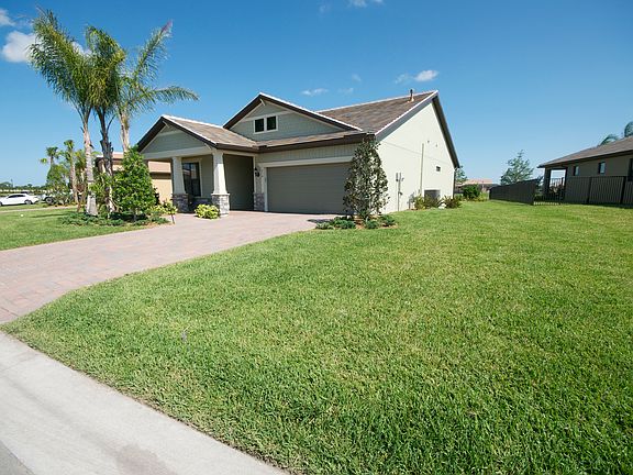 2nd image of 218 SE Courances Dr
