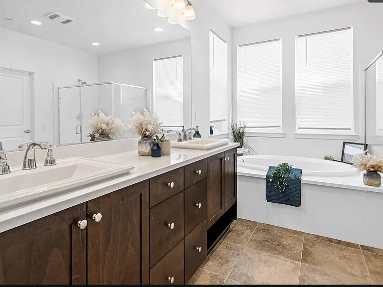 17950 Kerry Ct — Photo 31