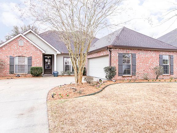 2nd image of 215 Wind Haven Ln