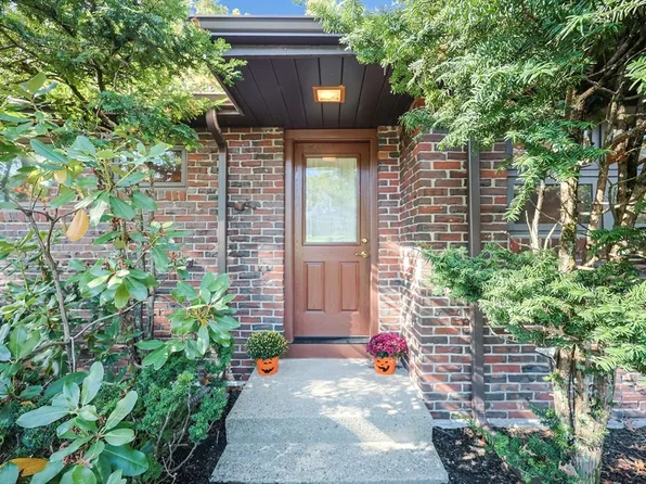 37 William J Hts, Framingham, MA 01702