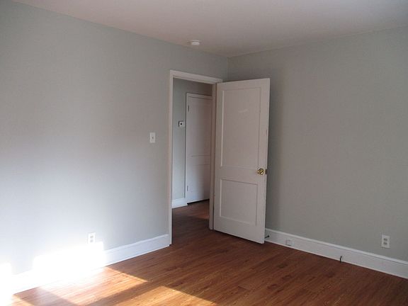 3rd image of 404 414th Tpke #408