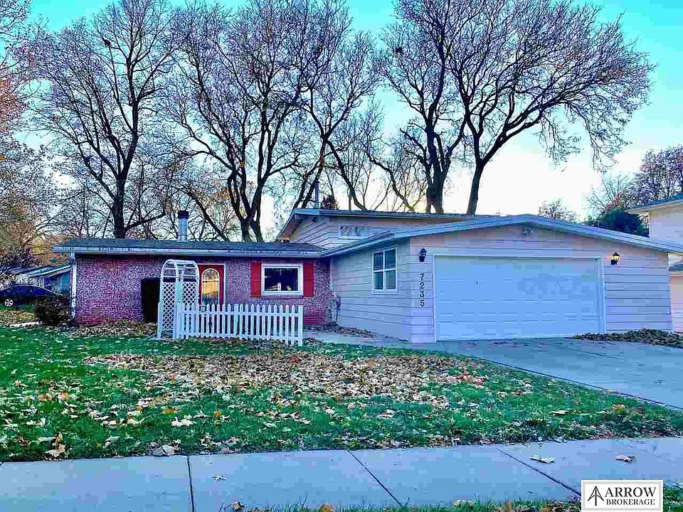 1st image of 7235 York Ln