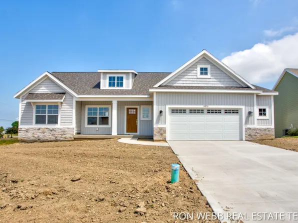 9573 Fields Dr #2, Zeeland, MI 49464