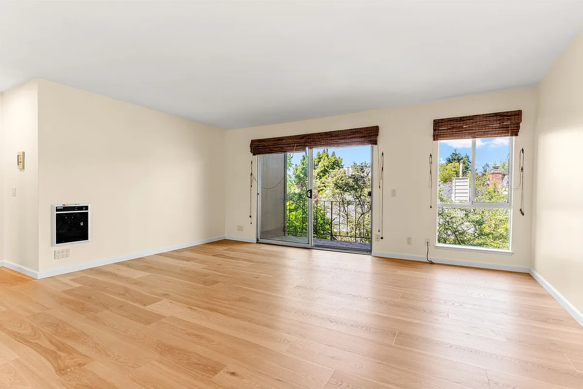 Building Photo - 3751 Harrison St #205