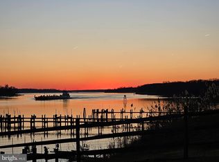 64 S Shore Rd, Elkton, MD 21921