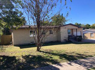 8271 Bangor Dr, Fort Worth, TX 76116