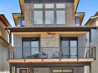 203 Riverwalk Dr, Lynden, WA