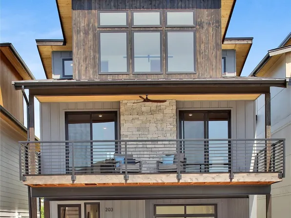 203 Riverwalk Drive, Lynden, WA 98264
