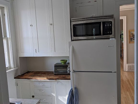 2nd image of 1110-1112 E 11th St #D