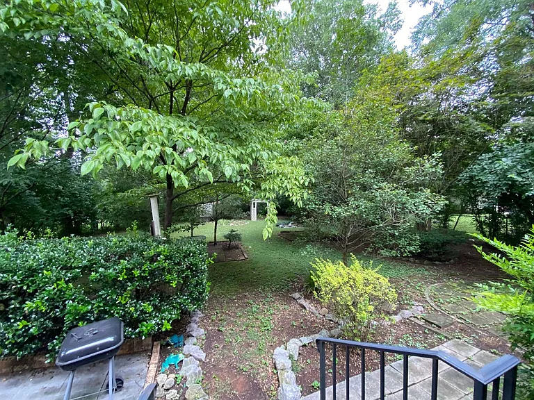 1307 Gentry Ter — Photo 11