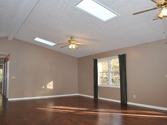 3rd image of 25 Orlando Dr