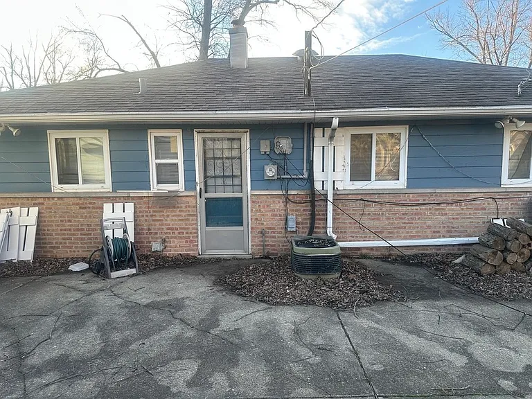 411 Huron St — Photo 15